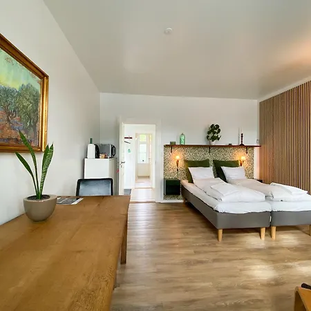 Bed & Breakfast Arslev 3*